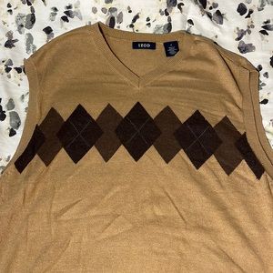 izod sweater vest beige